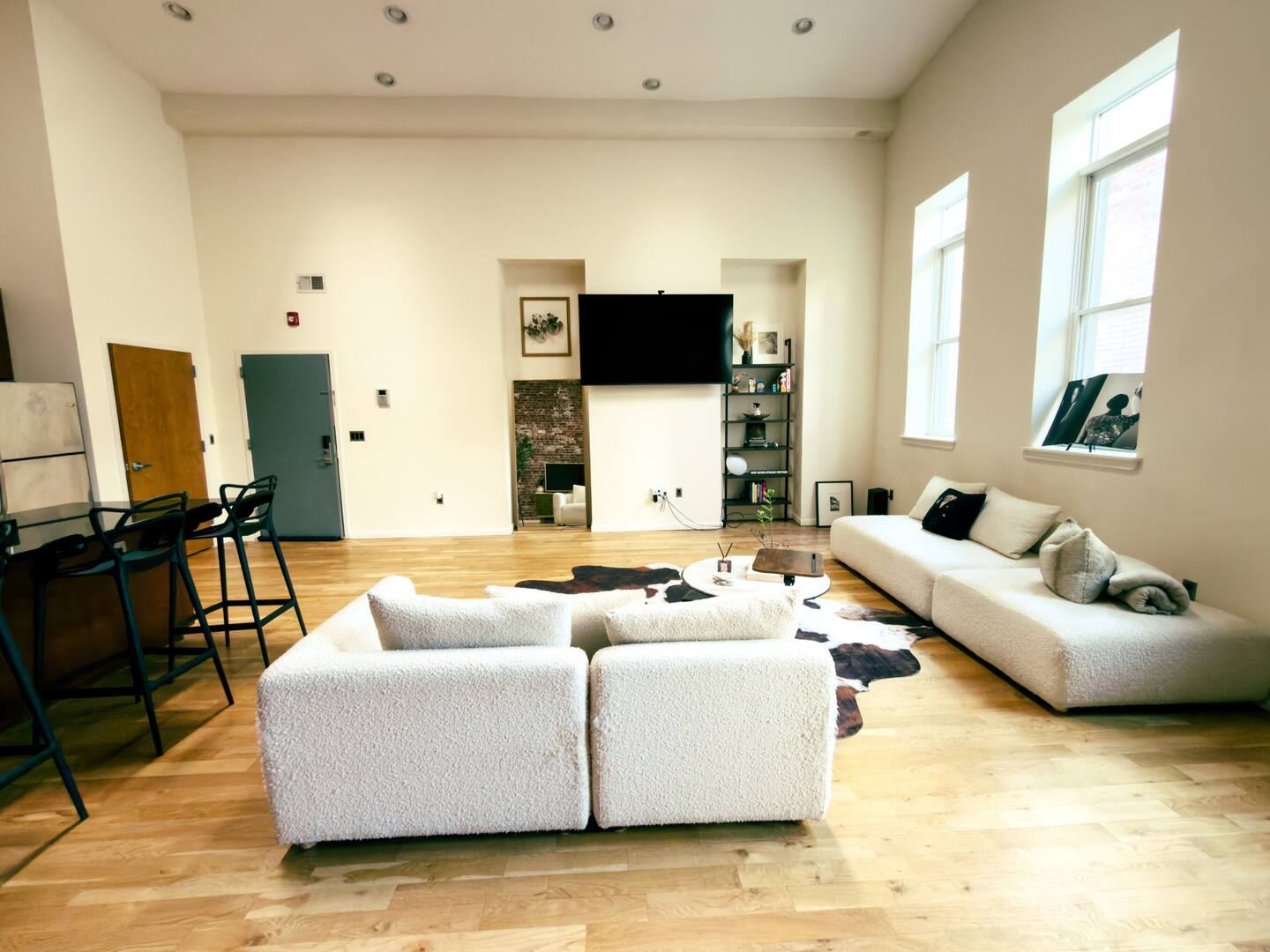 Lounge seating and natural light